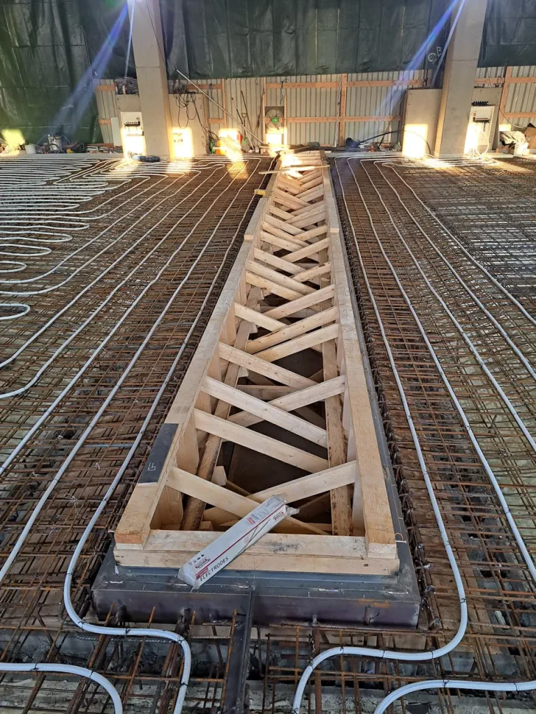 Konepalvelu Kuivalainen Oy. Hallin laajennus 1200m² /öljymonttu. Syksy 2023- kevät 2024