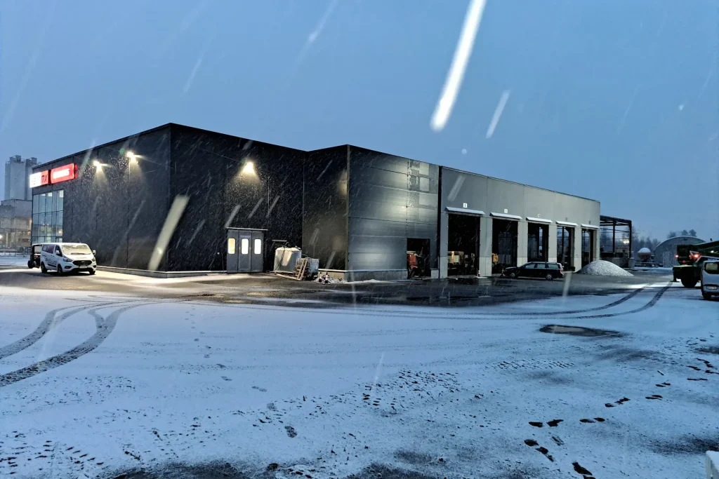 Konepalvelu Kuivalainen Oy. Hallin laajennus 1200m² /öljymonttu. Syksy 2023- kevät 2024