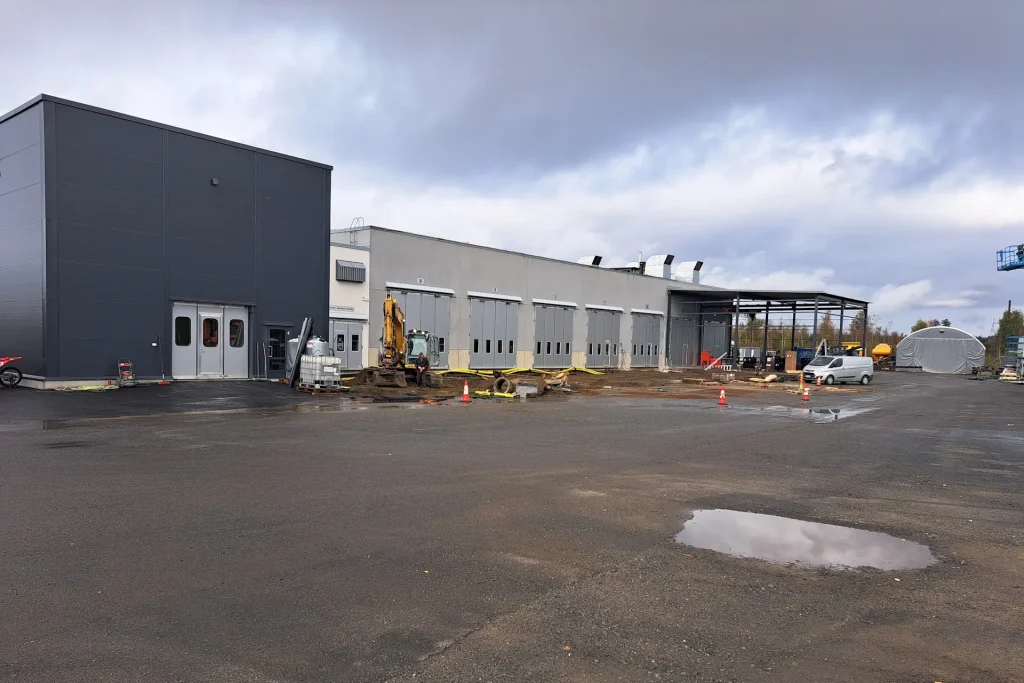 Konepalvelu Kuivalainen Oy. Hallin laajennus 1200m² /öljymonttu. Syksy 2023- kevät 2024