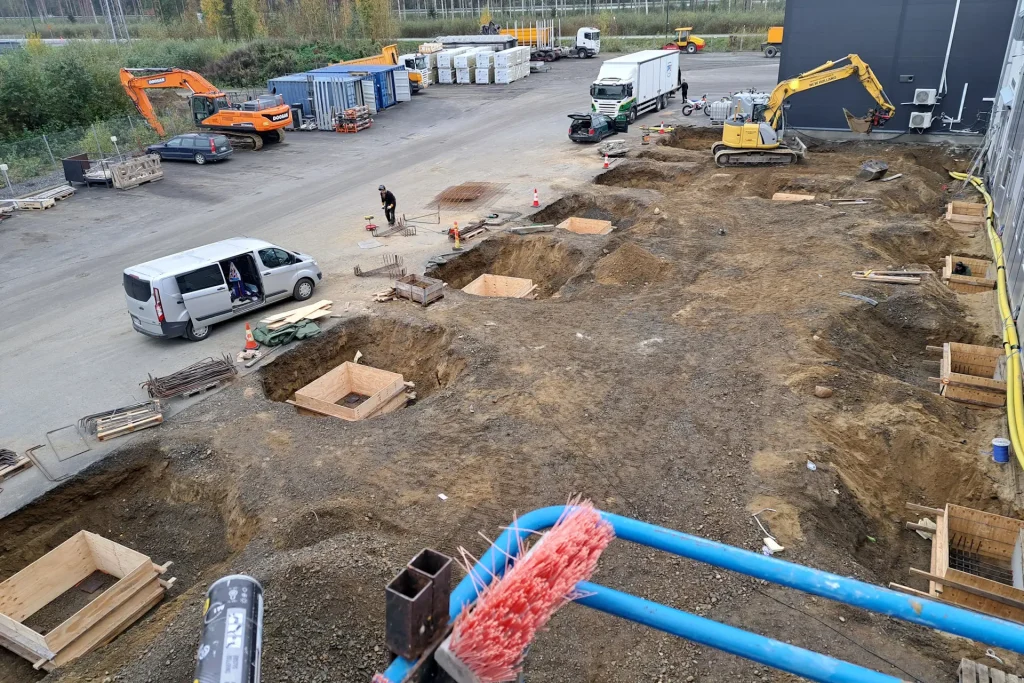 Konepalvelu Kuivalainen Oy. Hallin laajennus 1200m² /öljymonttu. Syksy 2023- kevät 2024